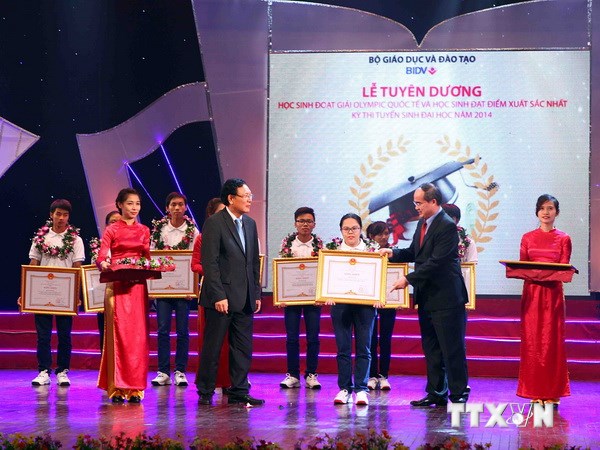 ເອົາໃຈໃສ່, ເບິ່ງແຍງ ພາລະກິດການສຶກສາ ແລະ ບຳລຸງສ້າງ ຫຼາຍກວ່າອີກ